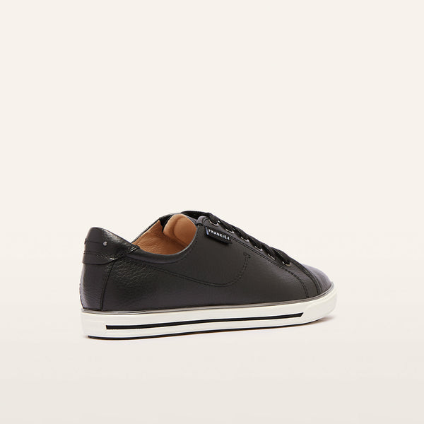 Nat III Black/White