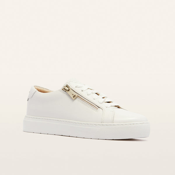 Billie II White