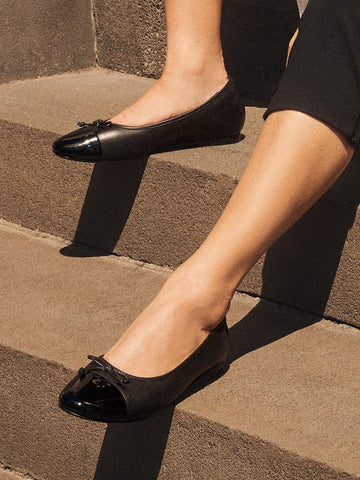 <p><em>Flats</em></p>