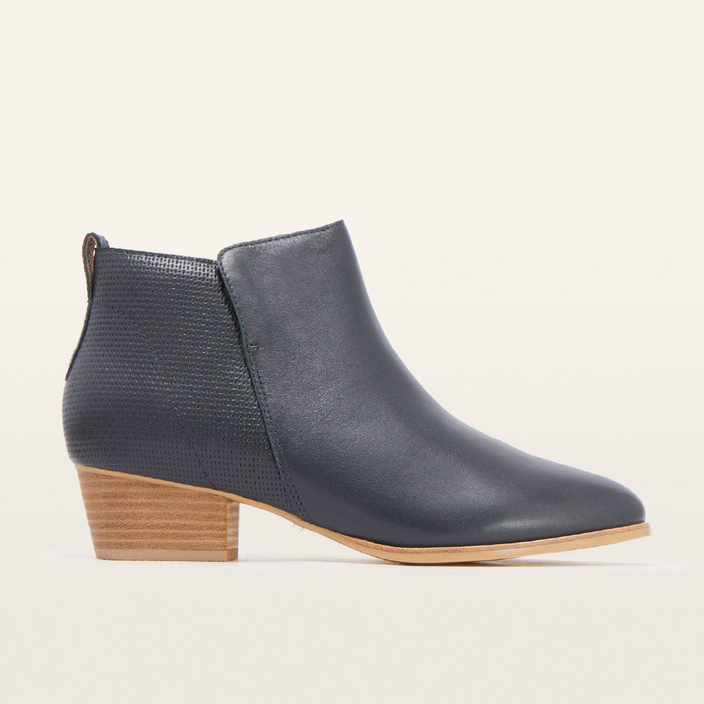 Charleston Dark Navy Women's Boot FRANKIE4