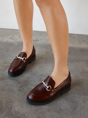 <p><em>Flats</em></p>