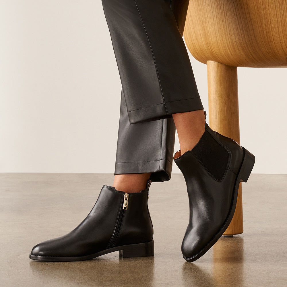 Women's Flat Boots