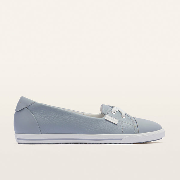 Hannah III Bluish Tumbled