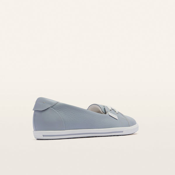 Hannah III Bluish Tumbled