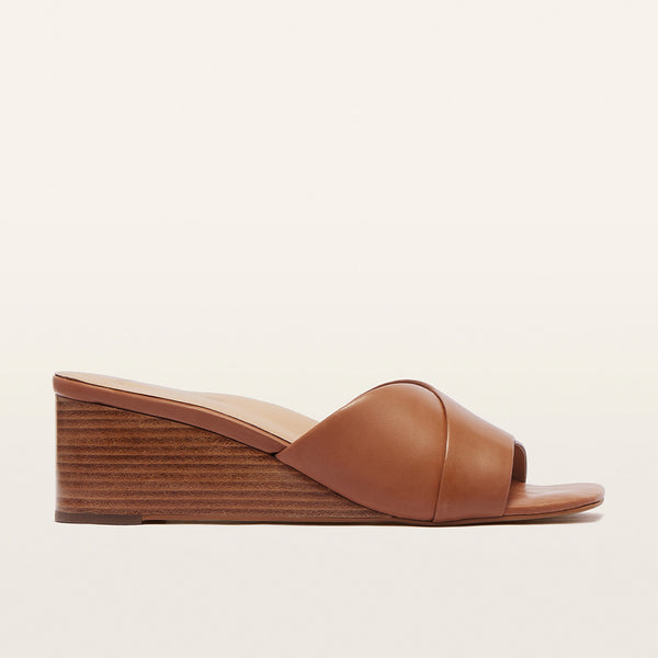 Carmen Tan