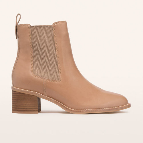 Frankie4 Liberty Biscuit $199 ($359.95) + more up to 50% off Outlet styles