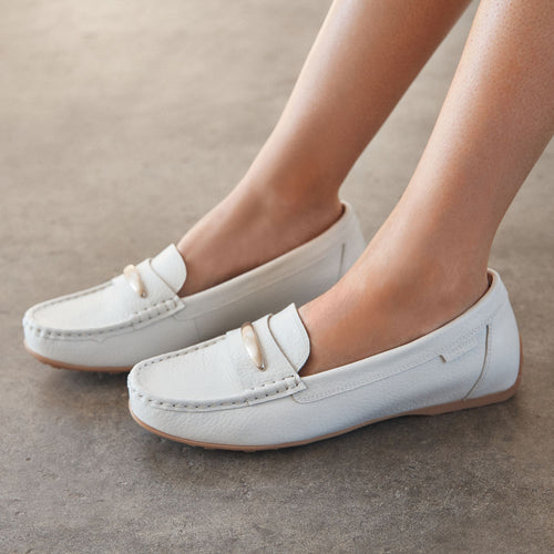 Foxx White Pebbled