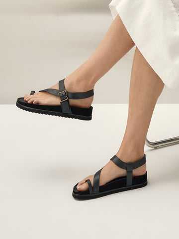 <p><em>Sandals</em></p>
