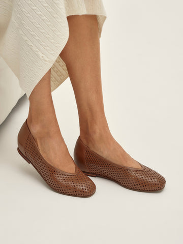 <p><em>Flats</em></p>
