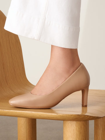 <p><em>Heels</em></p>