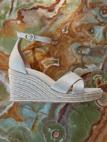 <p><em>Heels</em></p>