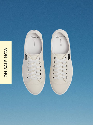 <p><em>Sneakers</em></p>