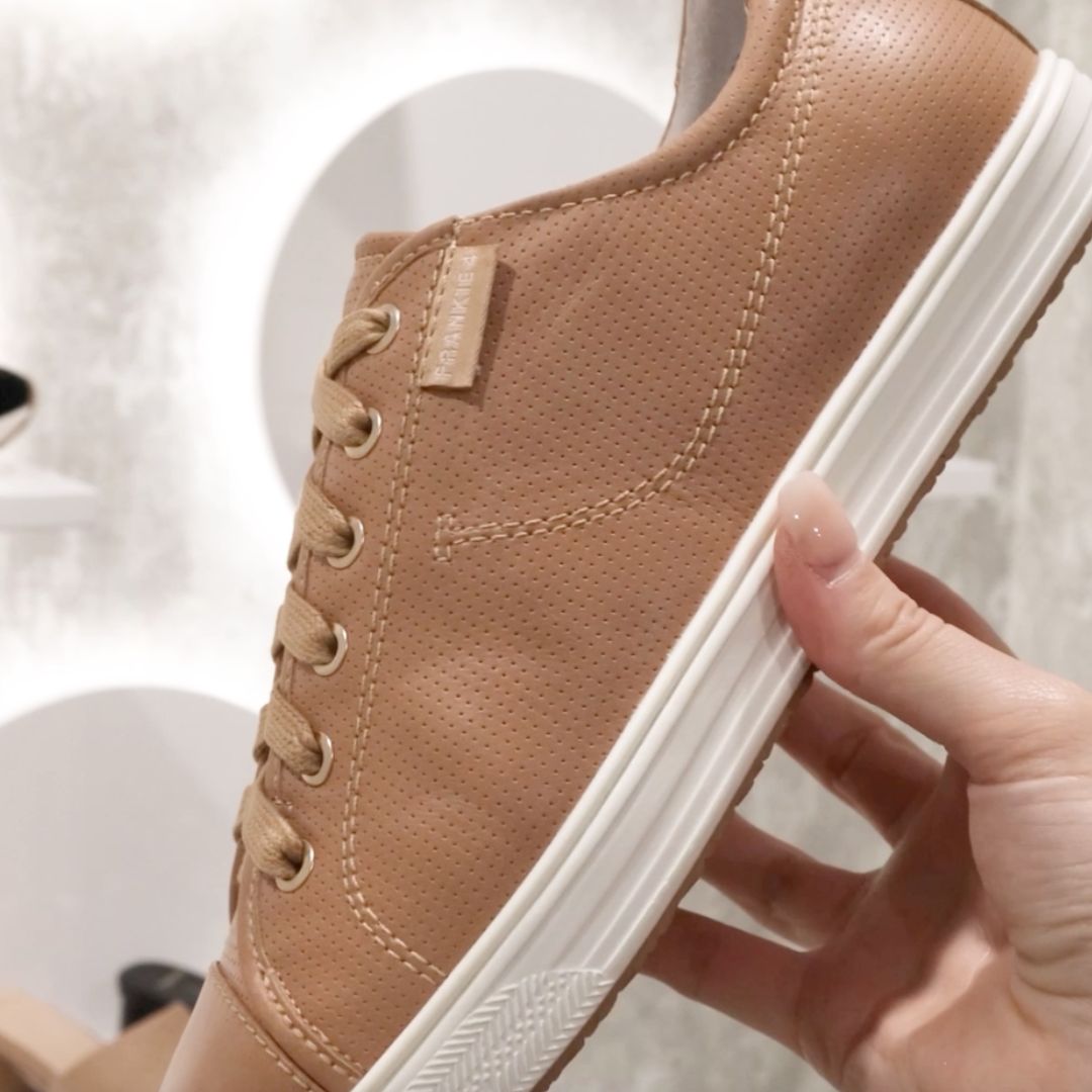 Nat III Camel Punched